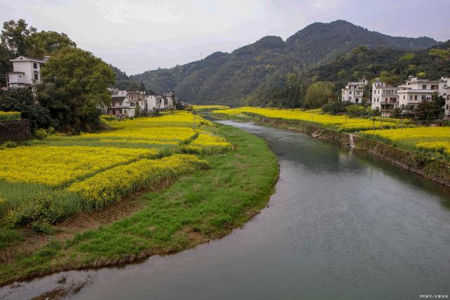 可以作為一個(gè)小旅館，兩層鄉(xiāng)村別墅也可以用作家庭用途得兩層鄉(xiāng)村別墅！